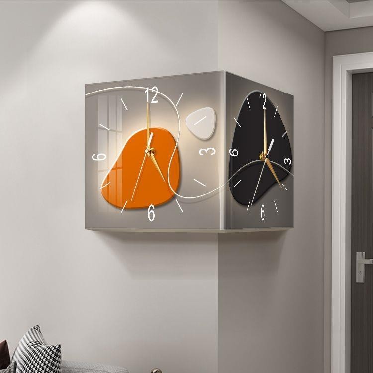 Creative Dual-Sided Clock®